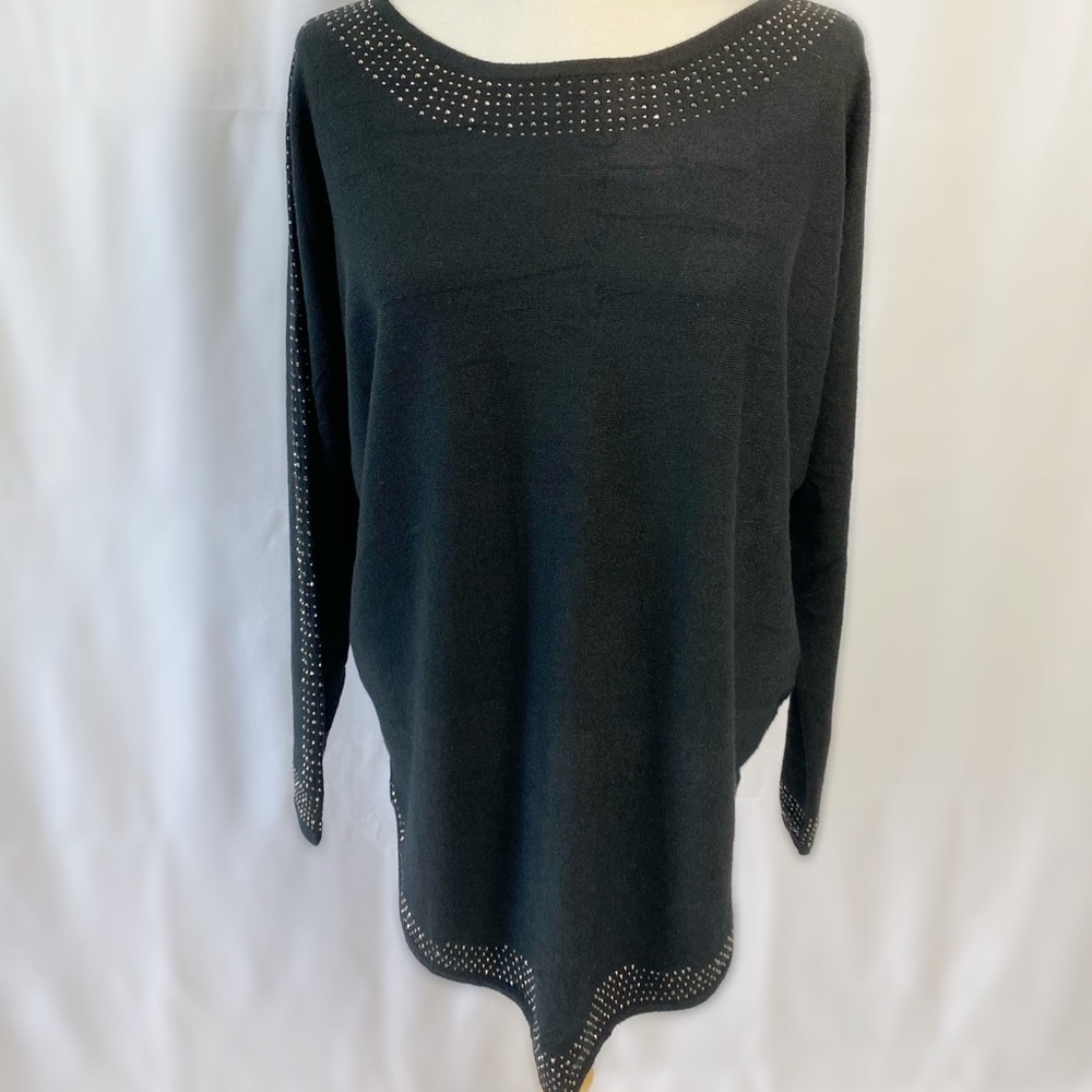 NWT Oliver by Escio Charcoal Gray Embellished Handkerchief Sweater